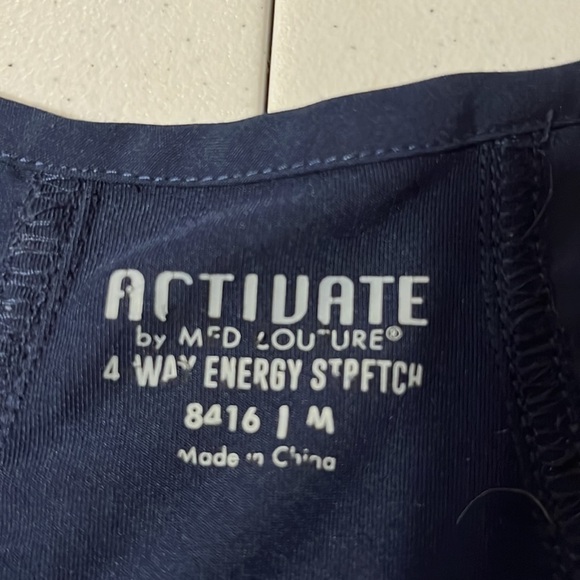 Activate navy scrub top, size medium - Picture 3 of 8